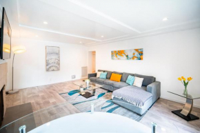 Spacious 3-Bedroom 3-Bathroom with 2-Living Room by Beverly Hills